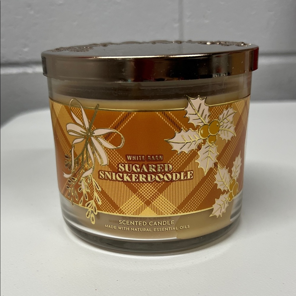 Bath & Body Works Sugared Snickerdoodle Candle - Gold and Cream